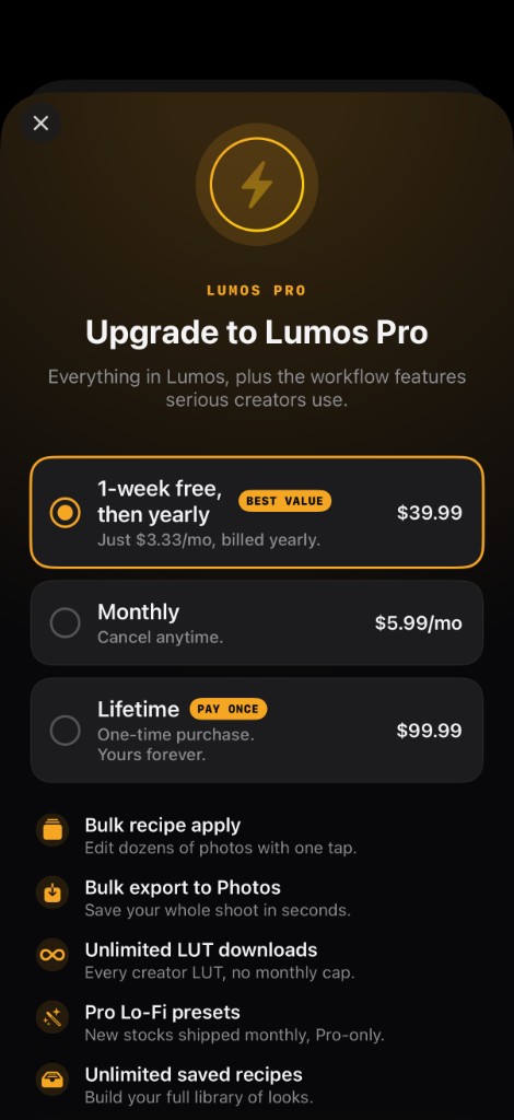 Lumos camera settings: ProRAW toggle, exposure info, grid overlay, date stamp